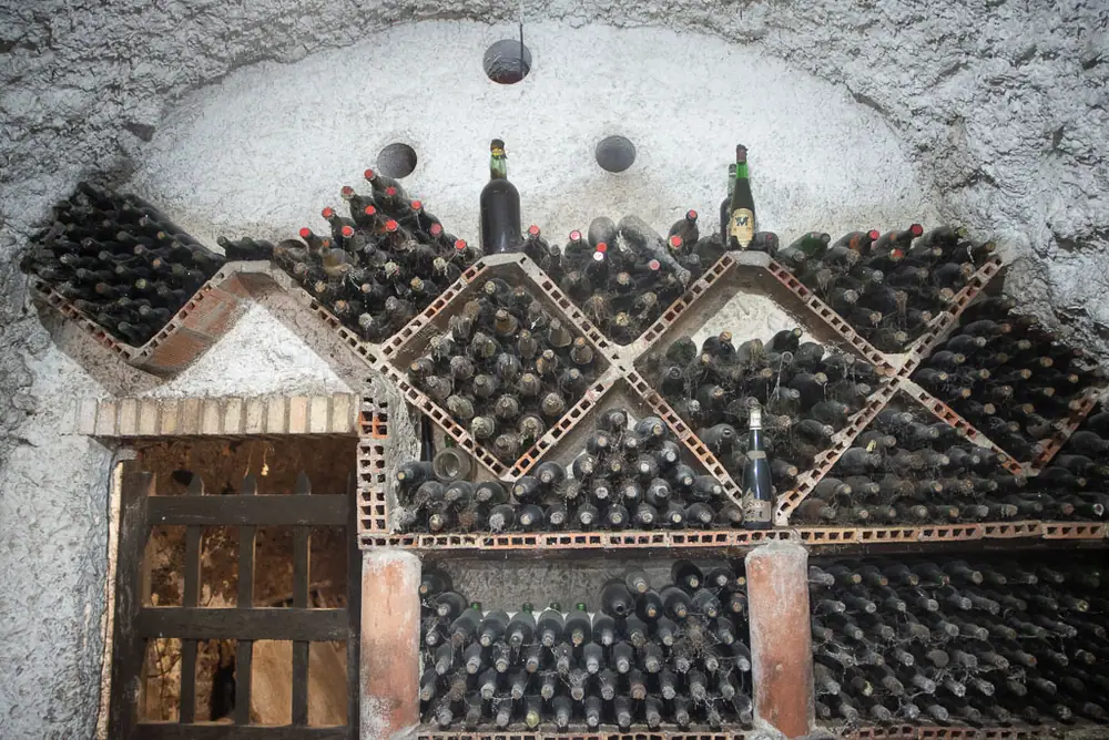 Imagen de «Bodegas en cerro en Ainzón»