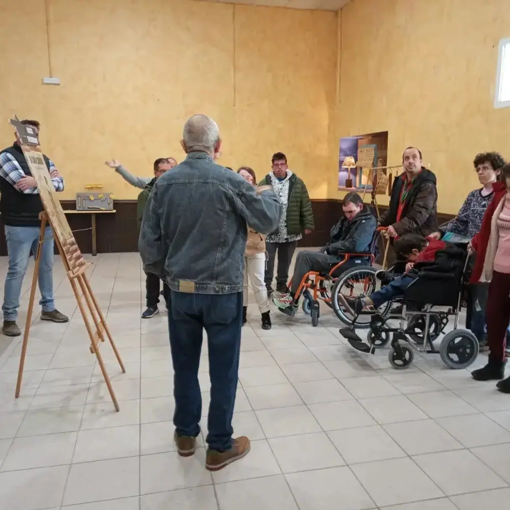 Imagen de «Los usuarios del Centro Ocupacional conocen a Pedro Mari Monasterio»